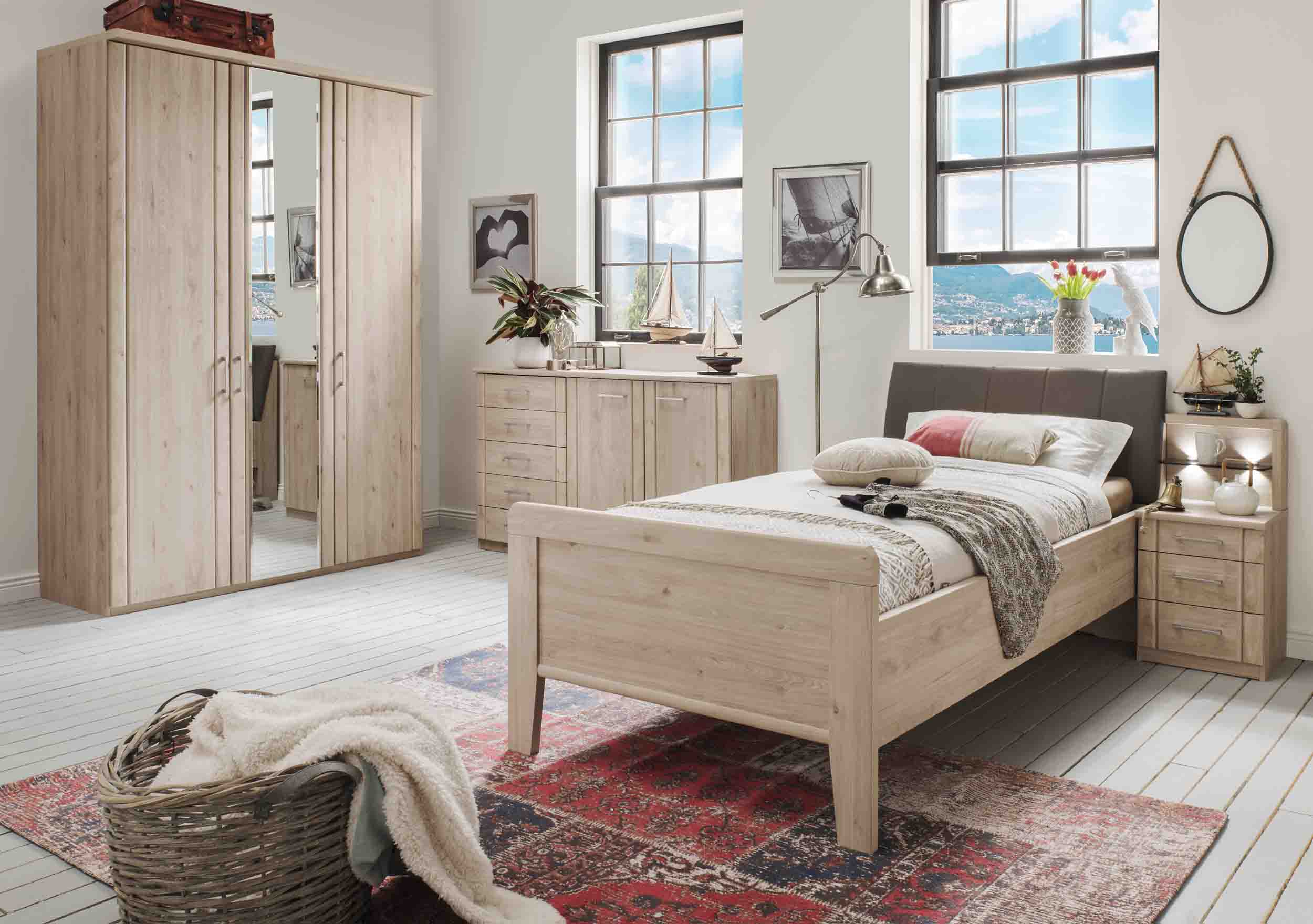 Komfort-Schlafzimmer Valencia von Wiemann günstig in Steineiche, | Massiva